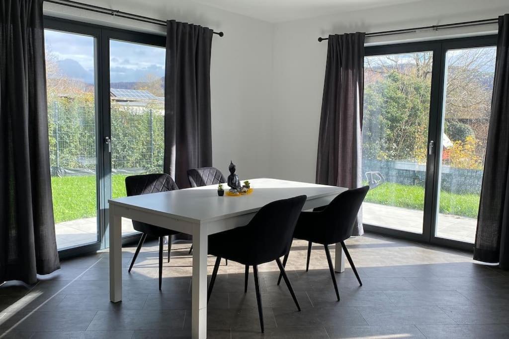 Modern Holiday Home Near Rheinfall And Black Forest Weisweil  Kültér fotó